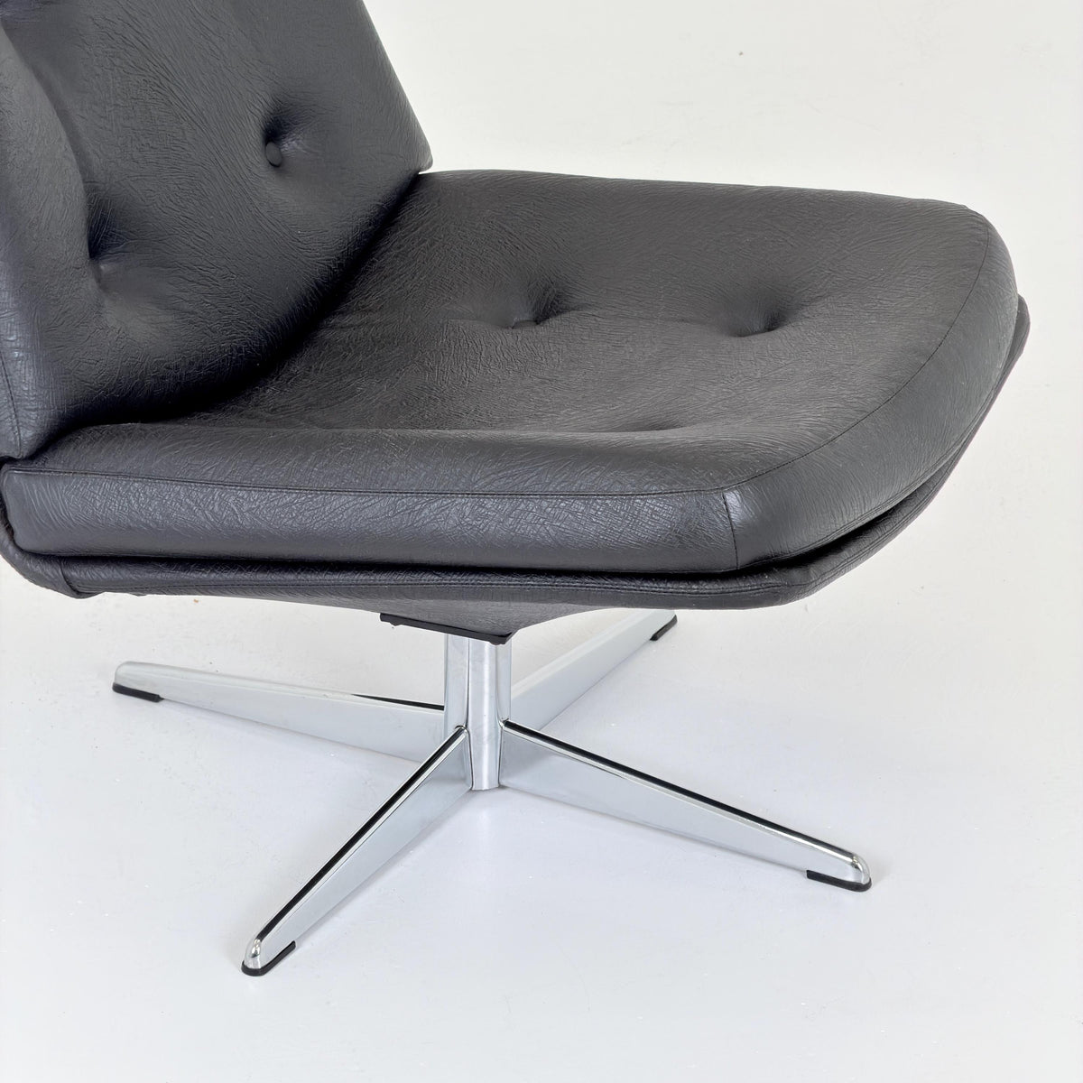 Mid century Swivel chair model Mila,designed by Gillis Lundgren for Ikea in the 1960s
