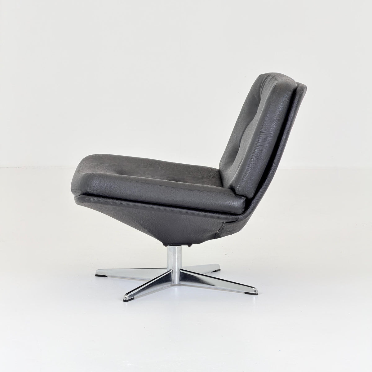 Mid century Swivel chair model Mila,designed by Gillis Lundgren for Ikea in the 1960s