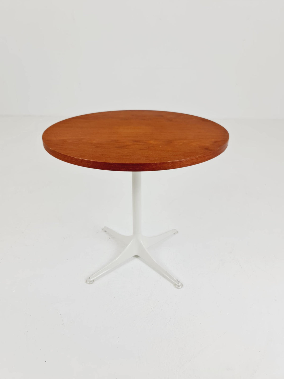 Midcentury side table BY George Nelson for Herman Miller Modell 5452 1970s