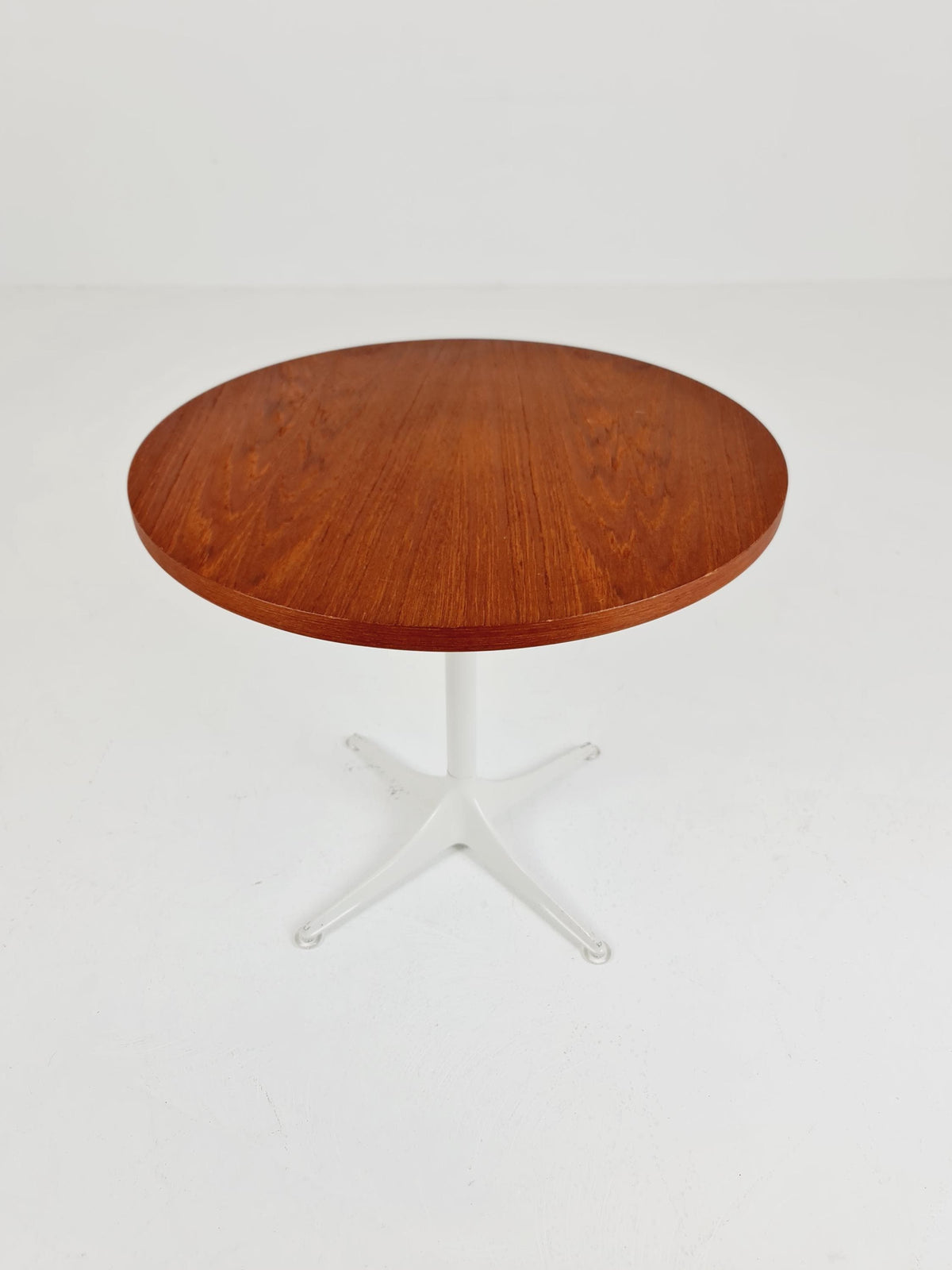 Midcentury side table BY George Nelson for Herman Miller Modell 5452 1970s