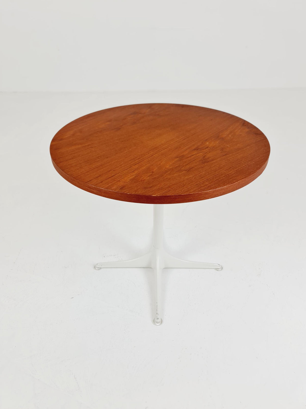 Midcentury side table BY George Nelson for Herman Miller Modell 5452 1970s