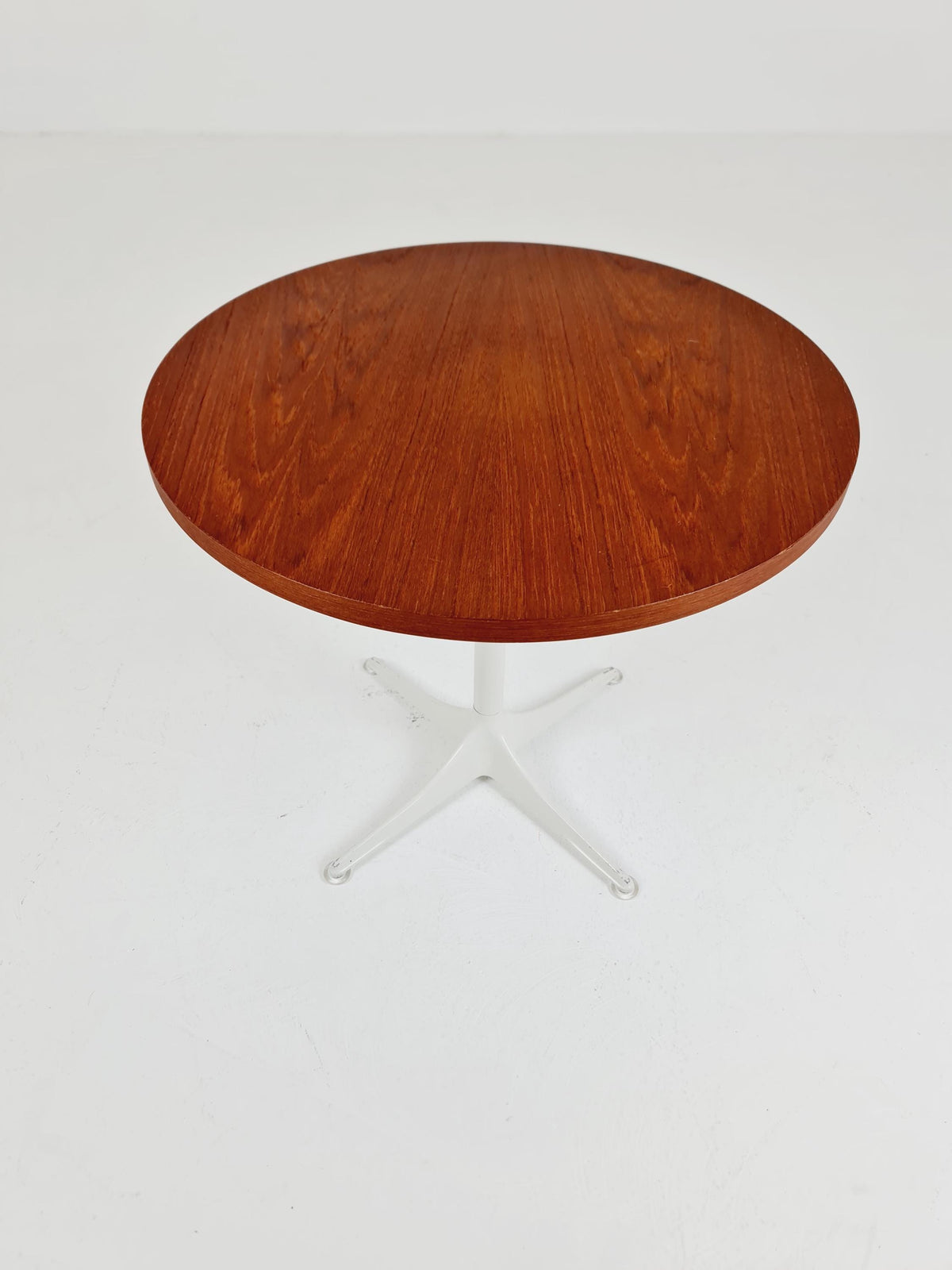 Midcentury side table BY George Nelson for Herman Miller Modell 5452 1970s