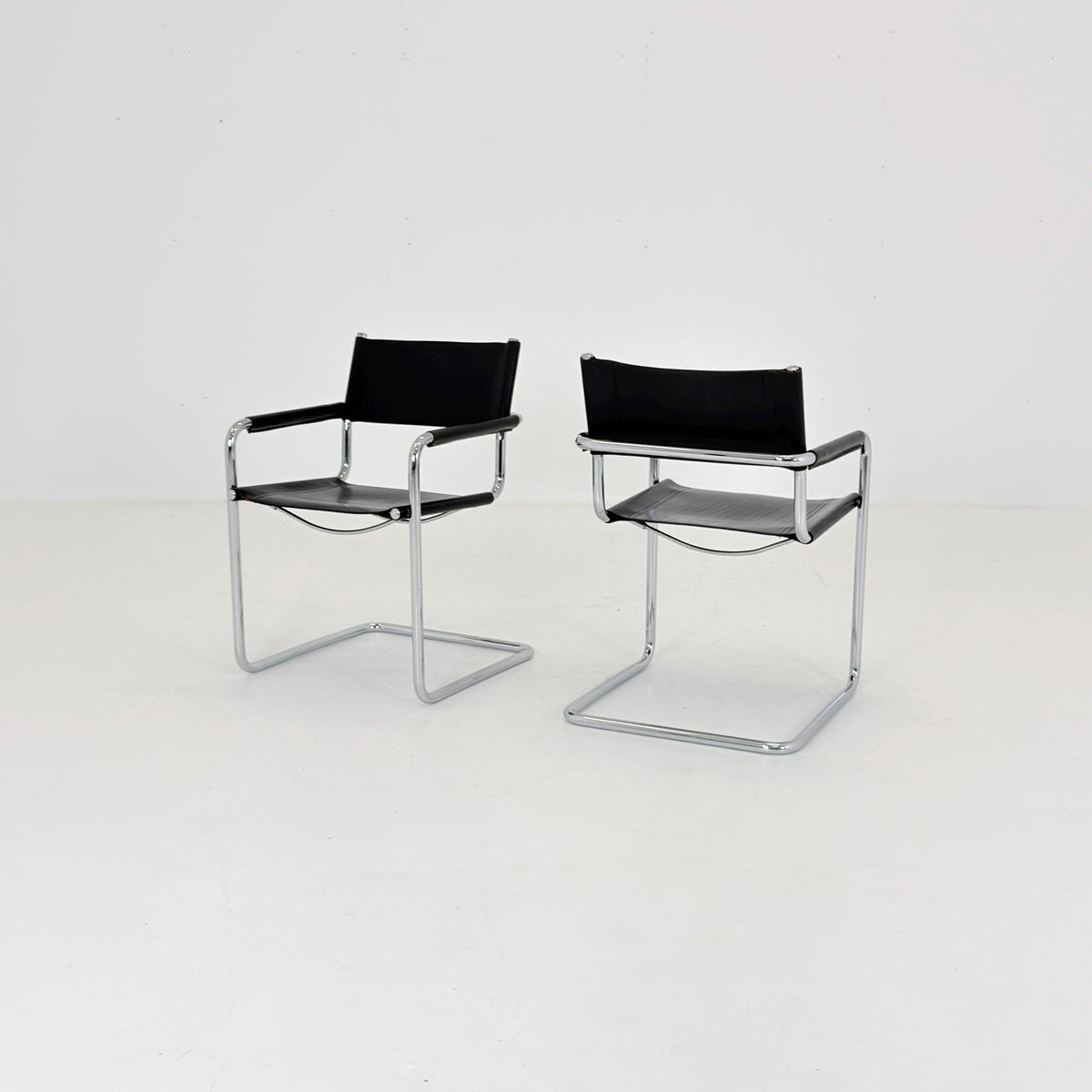 Set of 2 Mid-Century Bauhaus B34 Cantilever black Chairs by Mart Stam for Linea Fiam, Italy, 1980s