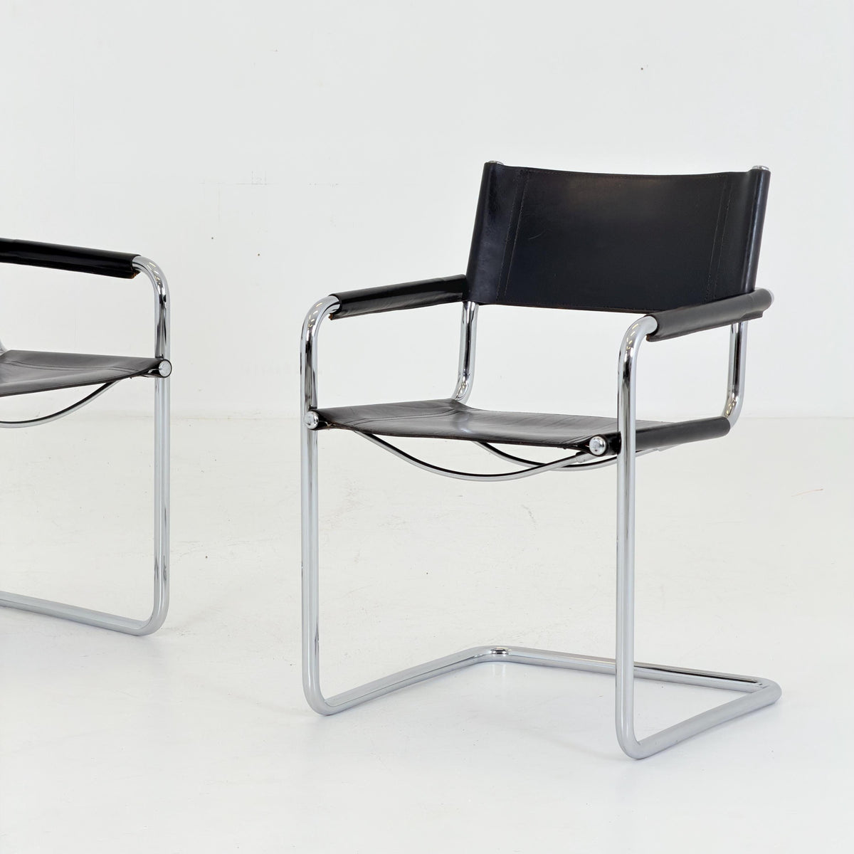 Set of 2 Mid-Century Bauhaus B34 Cantilever black Chairs by Mart Stam for Linea Fiam, Italy, 1980s