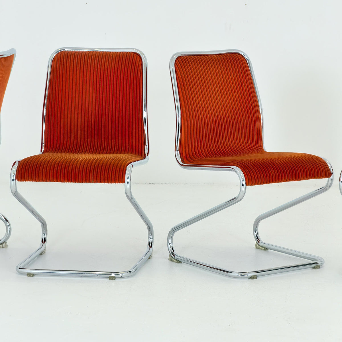 Set of 6 Mid Century Cantilever Dining Z-Chairs 1980s Italy