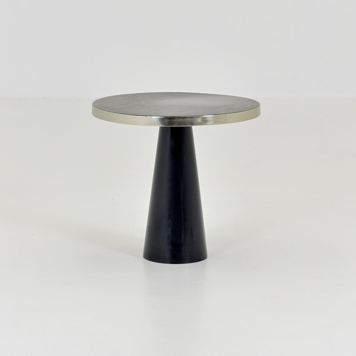Mid Century Modern Black Metal Side Table, Round Minimalist Blech Table, Italian Design, 2000s
