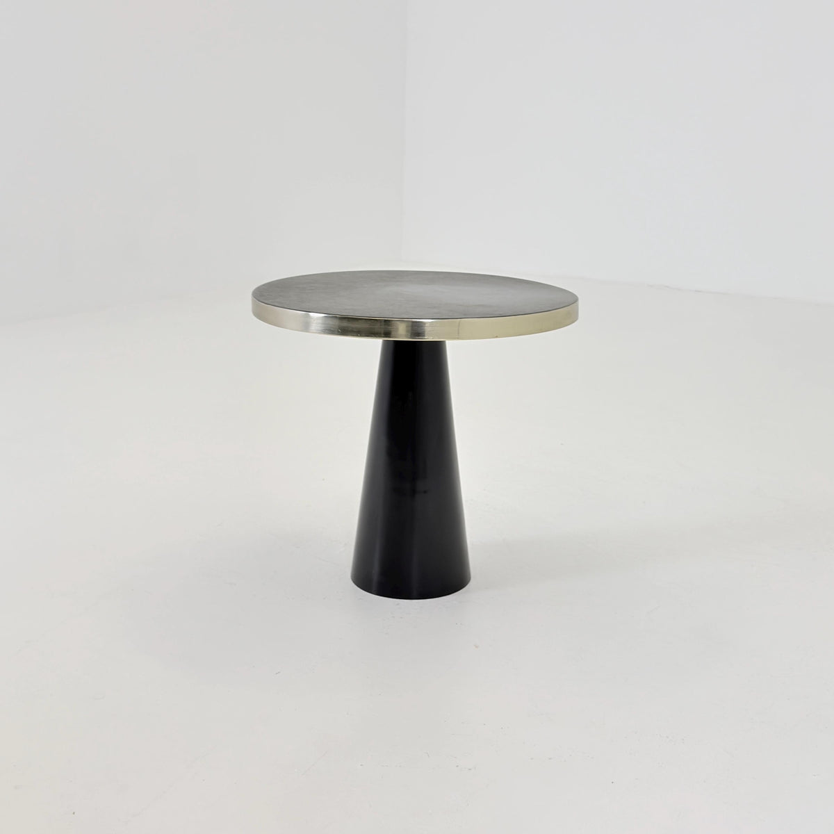 Mid Century Modern Black Metal Side Table, Round Minimalist Blech Table, Italian Design, 2000s