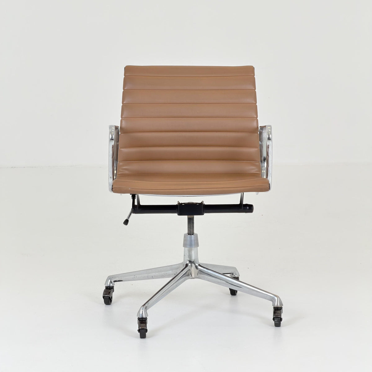 Mid Century Modern Italian EA 108 Eames Office Chair, Cognac Leather & Chrome Swivel Chair, Executive desk Chair, 1980s Italy