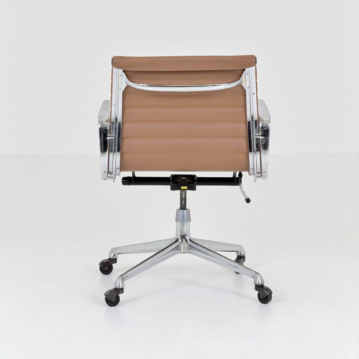 Mid Century Modern Italian EA 108 Eames Office Chair, Cognac Leather & Chrome Swivel Chair, Executive desk Chair, 1980s Italy