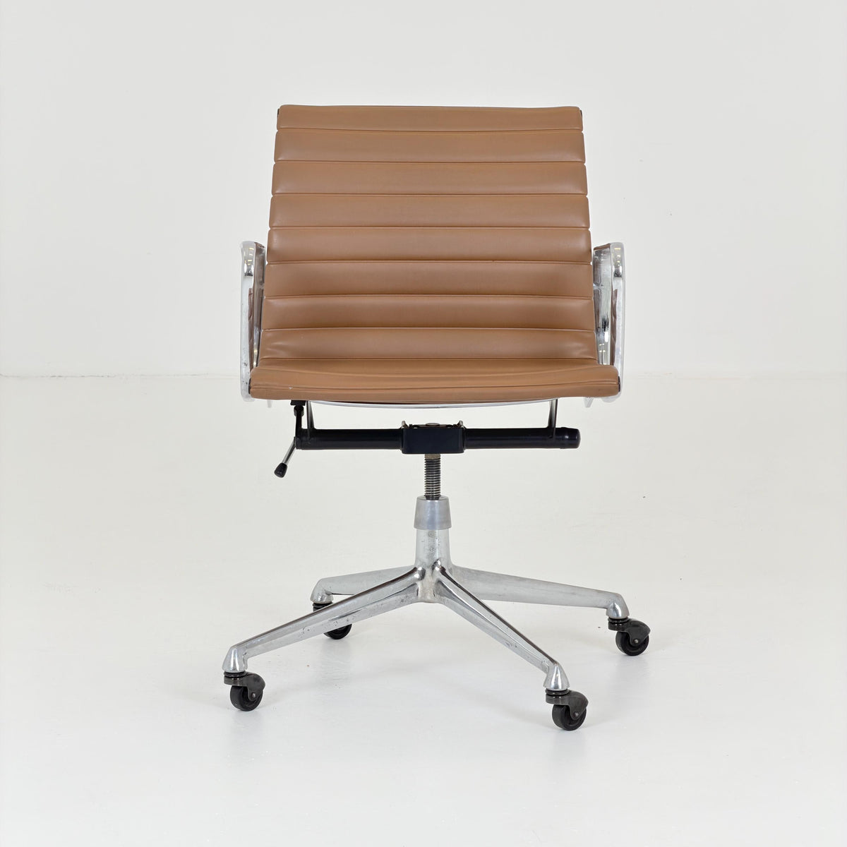 Mid Century Modern Italian EA 108 Eames Office Chair, Cognac Leather & Chrome Swivel Chair, Executive desk Chair, 1980s Italy