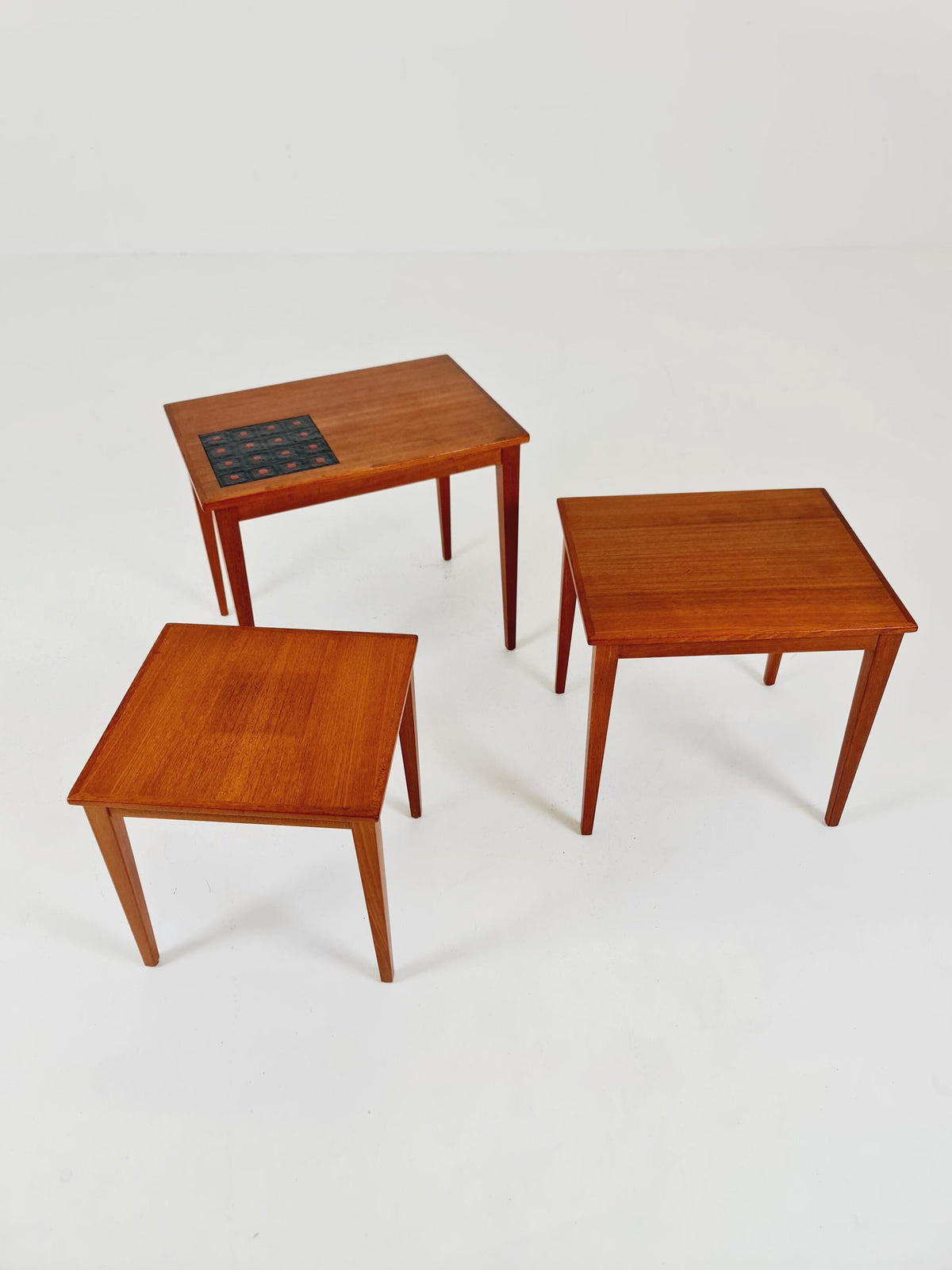 Midcentury danish teak + ceramic nesting tables/ side tables by Kvalitet Möbler, 1960s