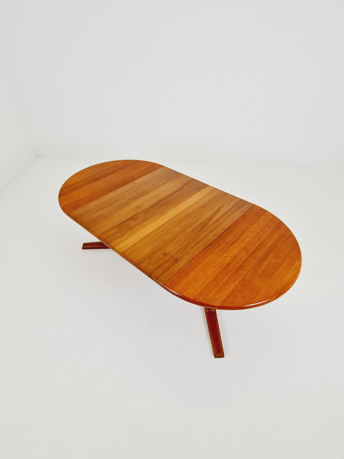 Mid century extendable Danish Modern Solid Teak XL dining table by Dyrlund MöbelFabrik , 1970s
