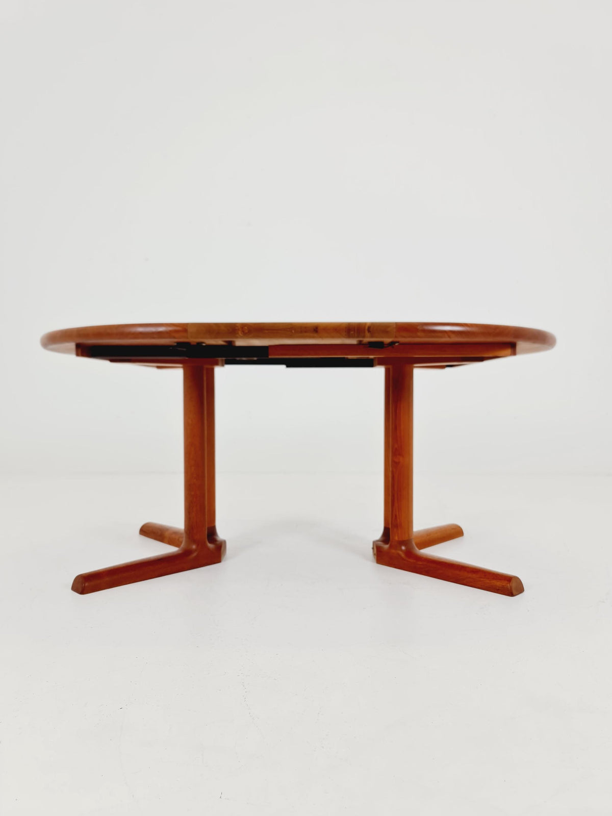 Mid century extendable Danish Modern Solid Teak XL dining table by Dyrlund MöbelFabrik , 1970s