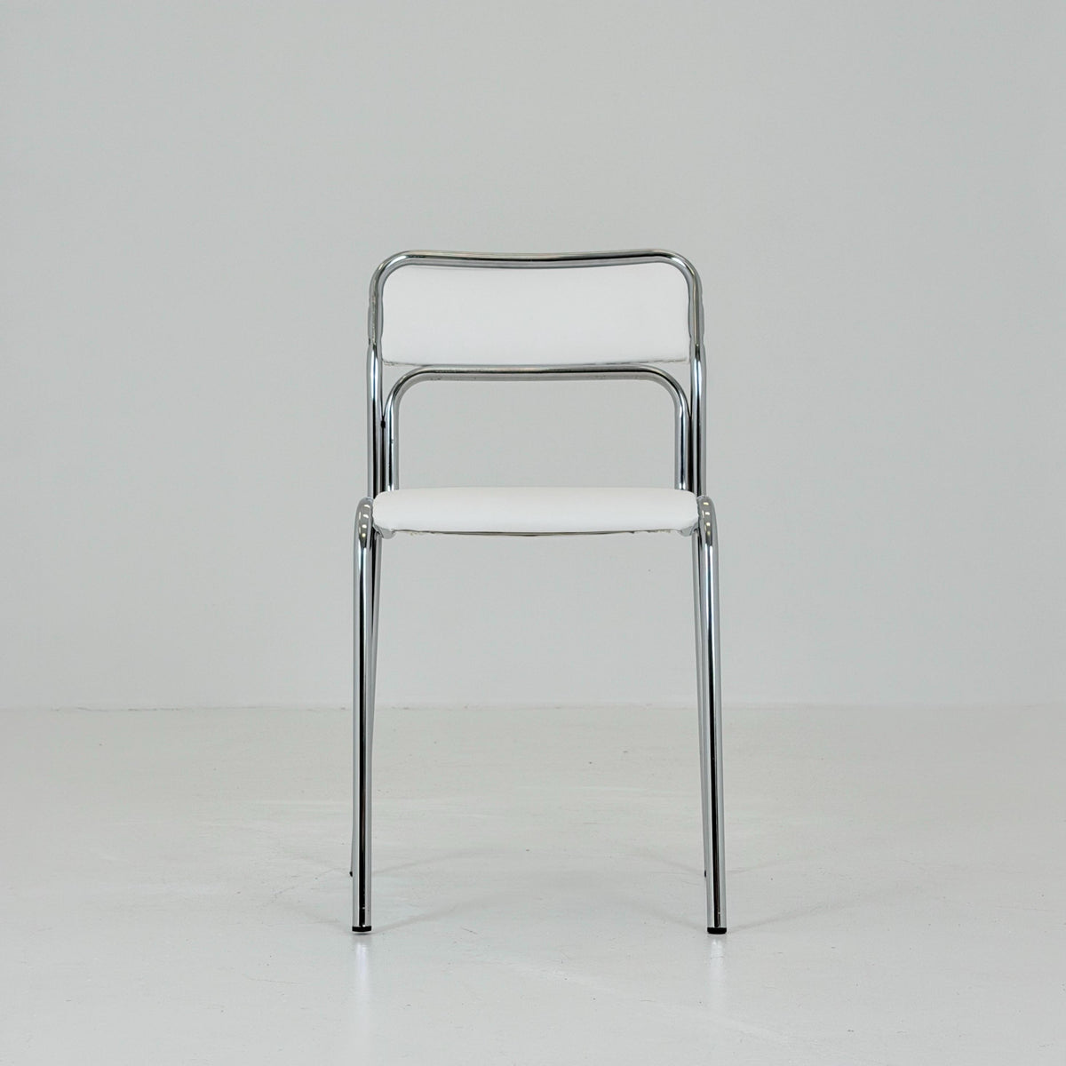 Mid Century Bauhaus minimalistic Tubular Chair | white Faux Leather | Minimalist Stackable Chair | 1980s Italy