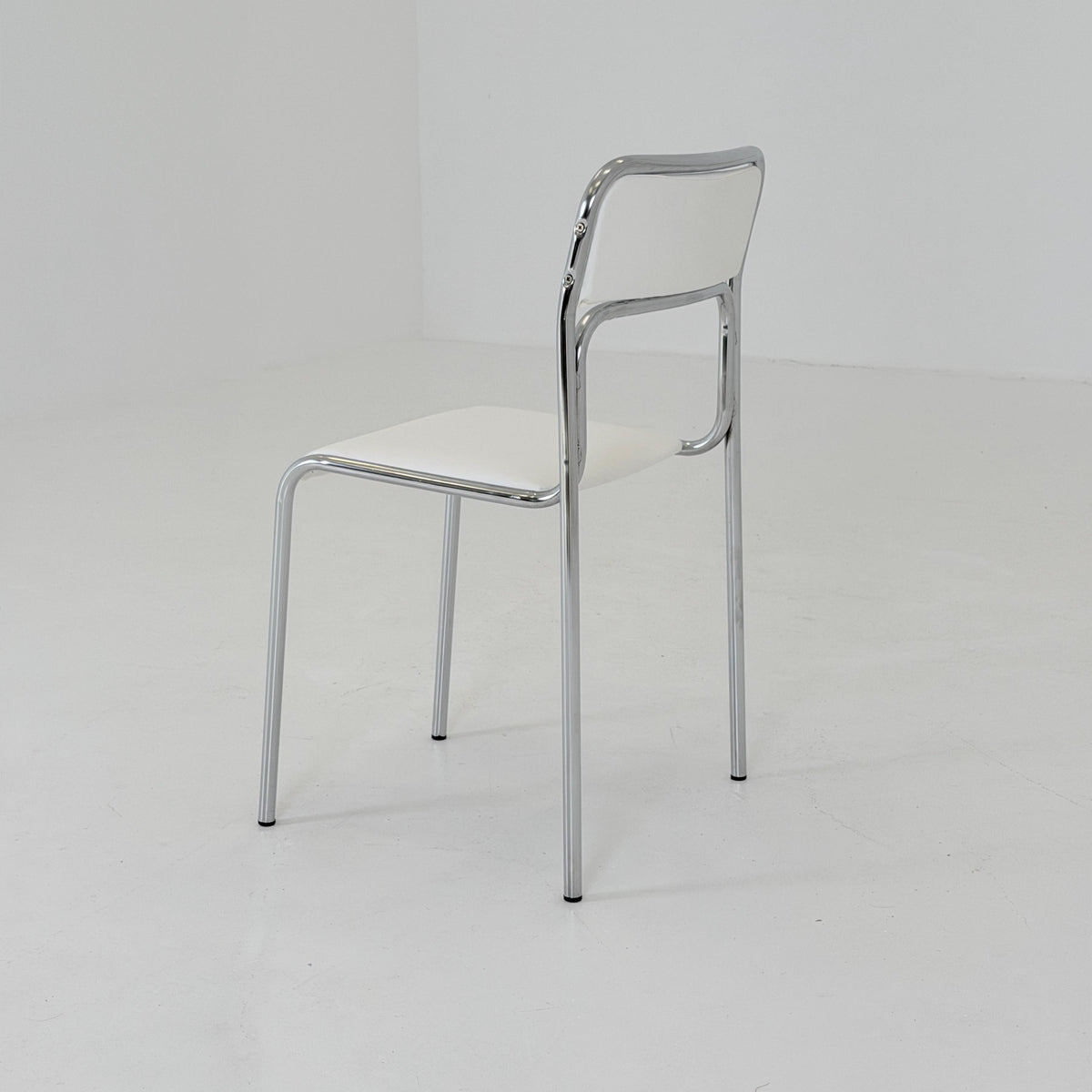 Mid Century Bauhaus minimalistic Tubular Chair | white Faux Leather | Minimalist Stackable Chair | 1980s Italy