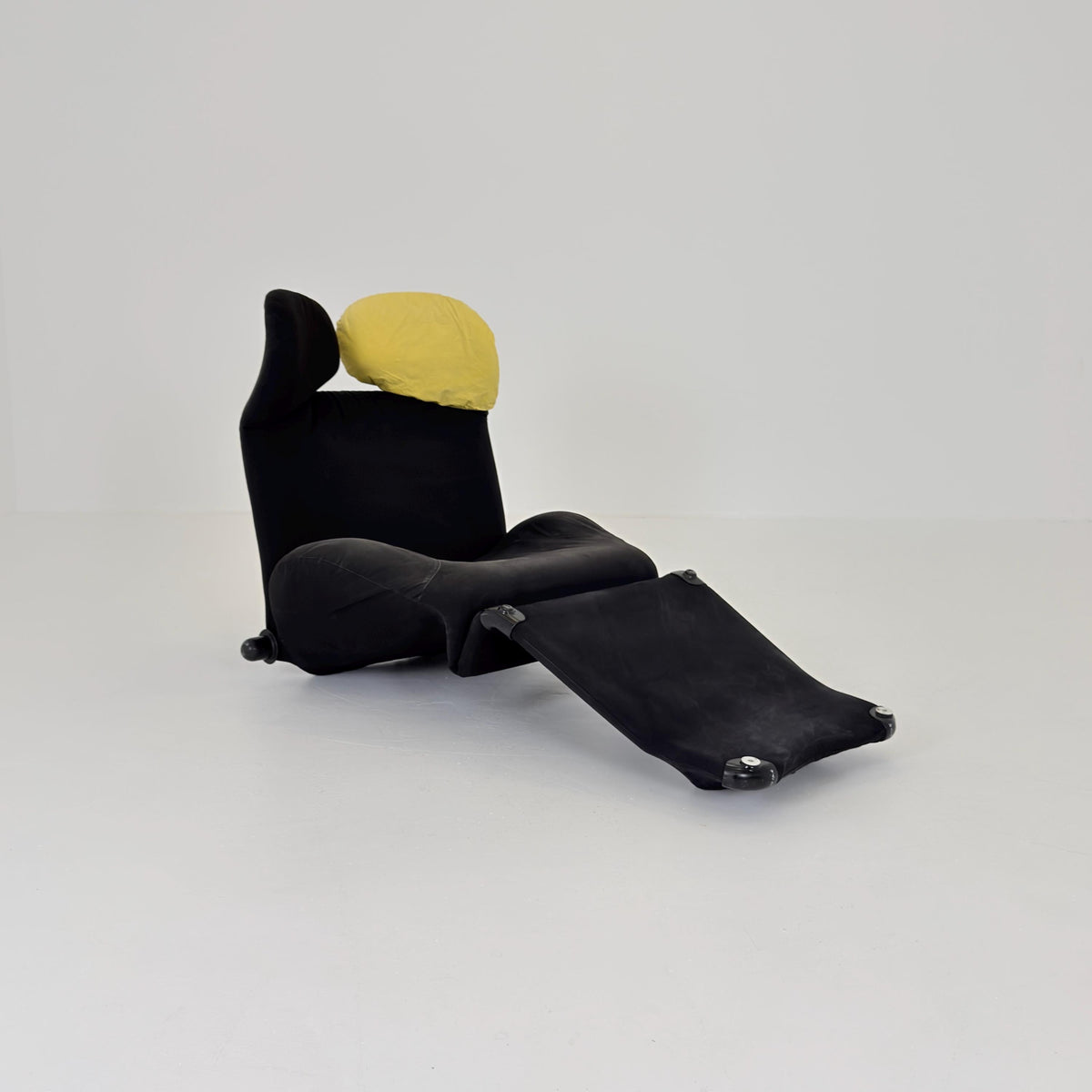 Iconic Wink Armchair by Toshiyuki Kita – Black & Yellow by Cassina , Italy, 2000s