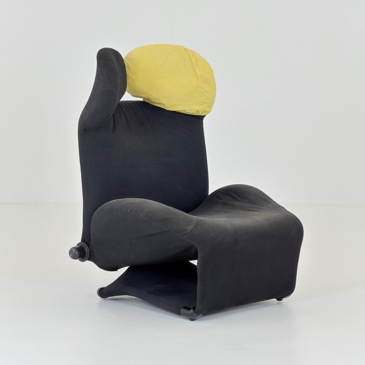 Iconic Wink Armchair by Toshiyuki Kita – Black & Yellow by Cassina , Italy, 2000s