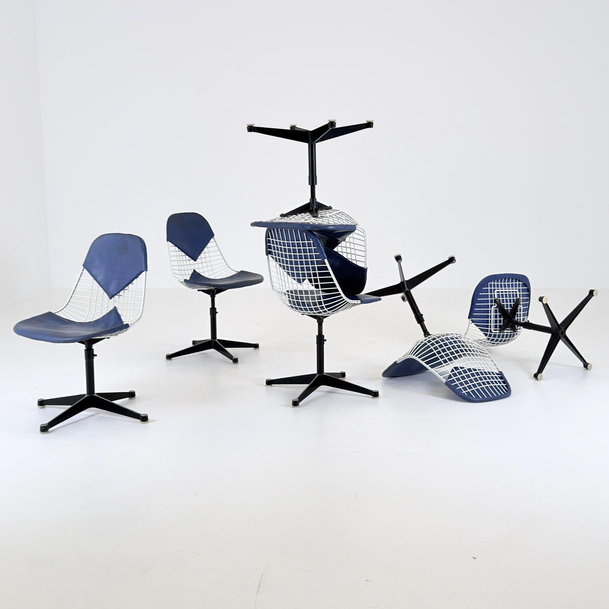 Set of 6 Original Mid Century Modern Charles Eames wire PKC2 Chairs by Herman Miller, Blue Bikini Leather, 1960s