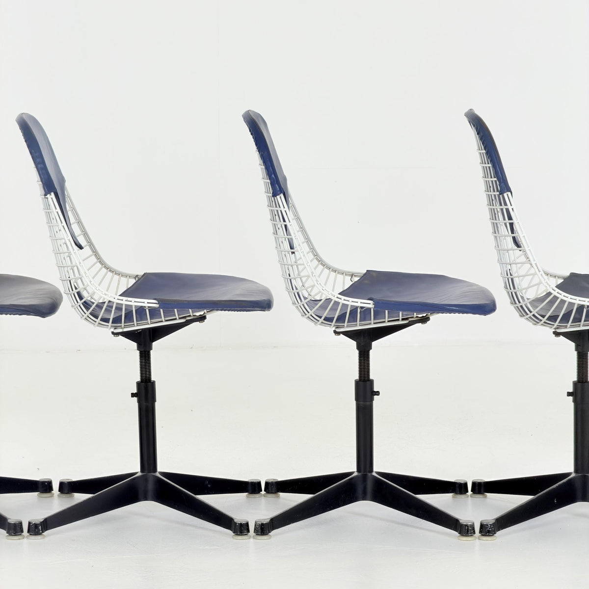 Set of 6 Original Mid Century Modern Charles Eames wire PKC2 Chairs by Herman Miller, Blue Bikini Leather, 1960s