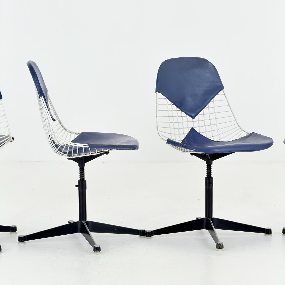 Set of 6 Original Mid Century Modern Charles Eames wire PKC2 Chairs by Herman Miller, Blue Bikini Leather, 1960s
