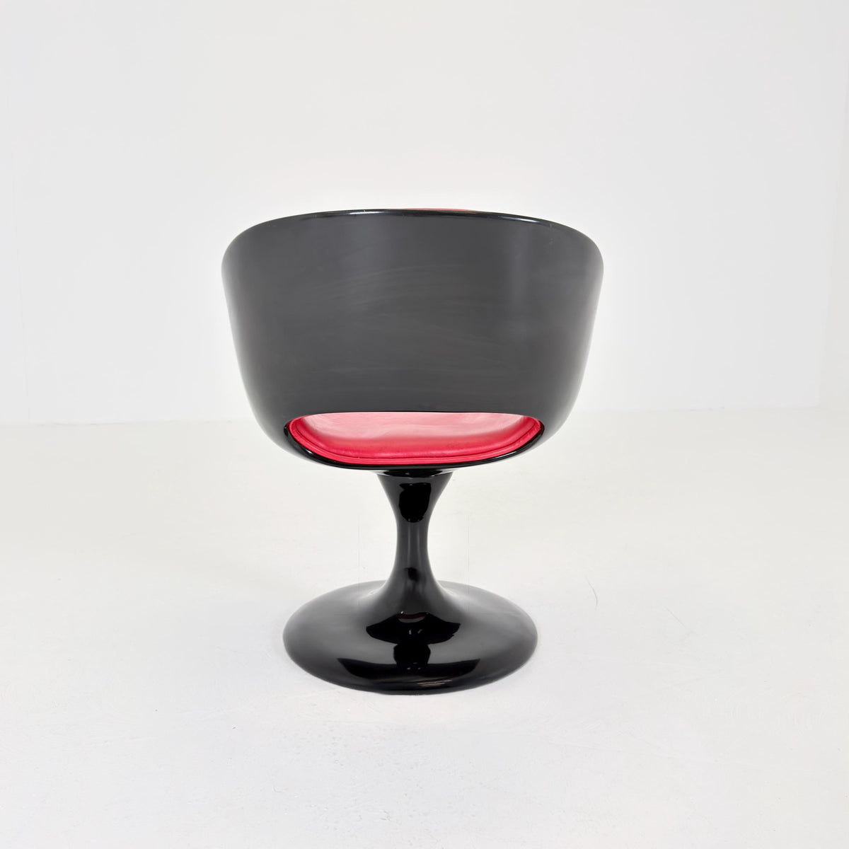 Mid Century Modern Design Italian Space Age Tulip Swivel Armchair, 1980s Italy