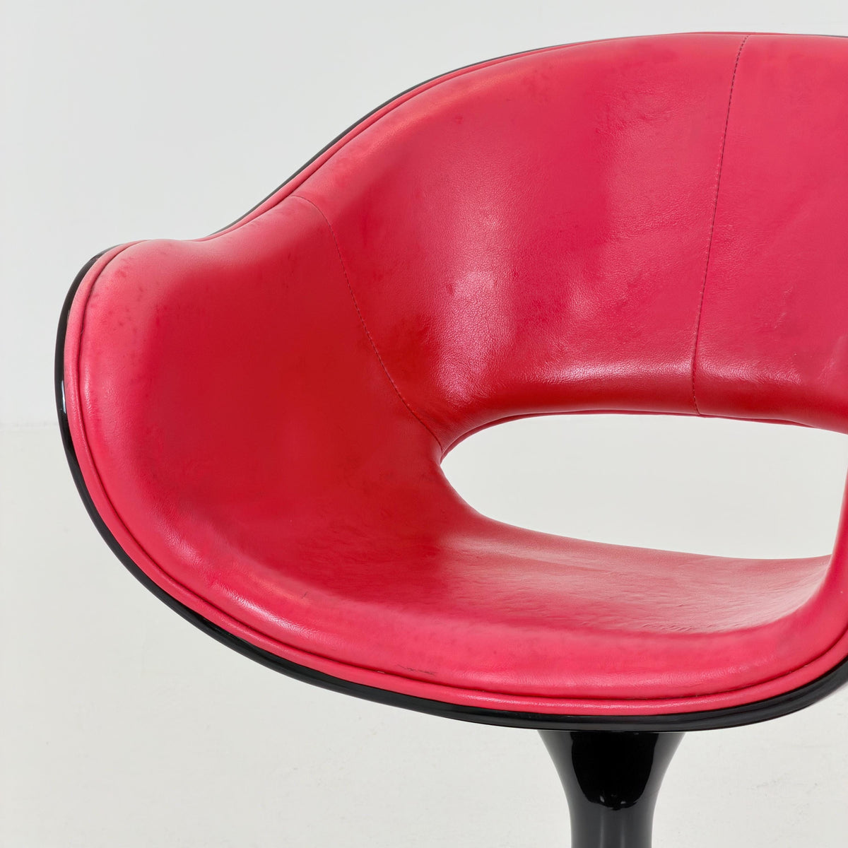 Mid Century Modern Design Italian Space Age Tulip Swivel Armchair, 1980s Italy