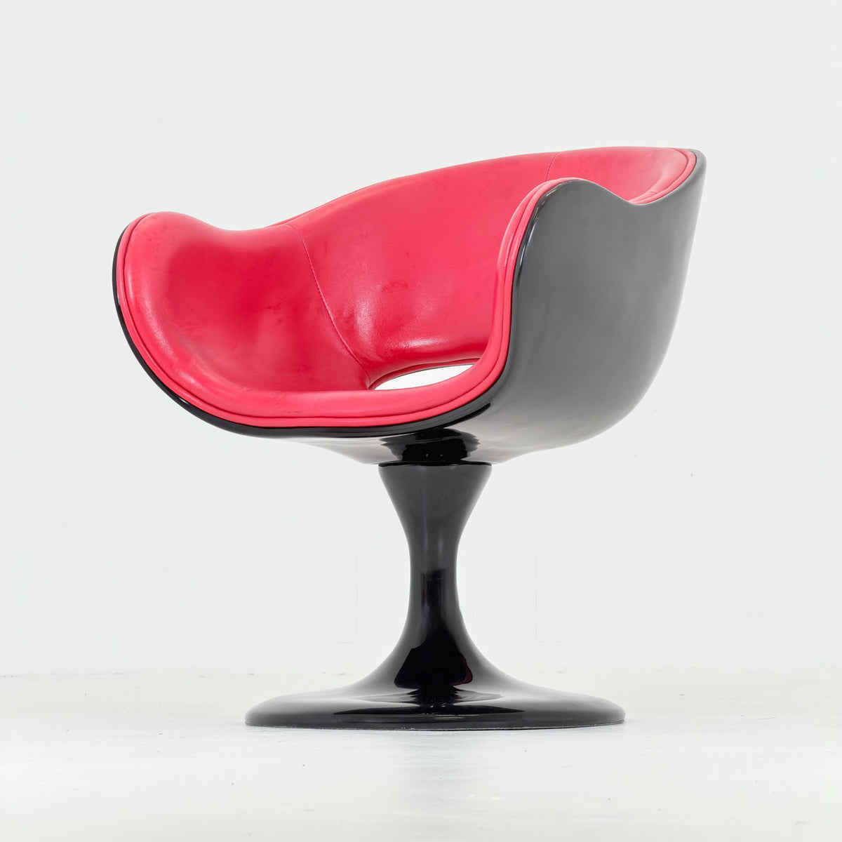 Mid Century Modern Design Italian Space Age Tulip Swivel Armchair, 1980s Italy