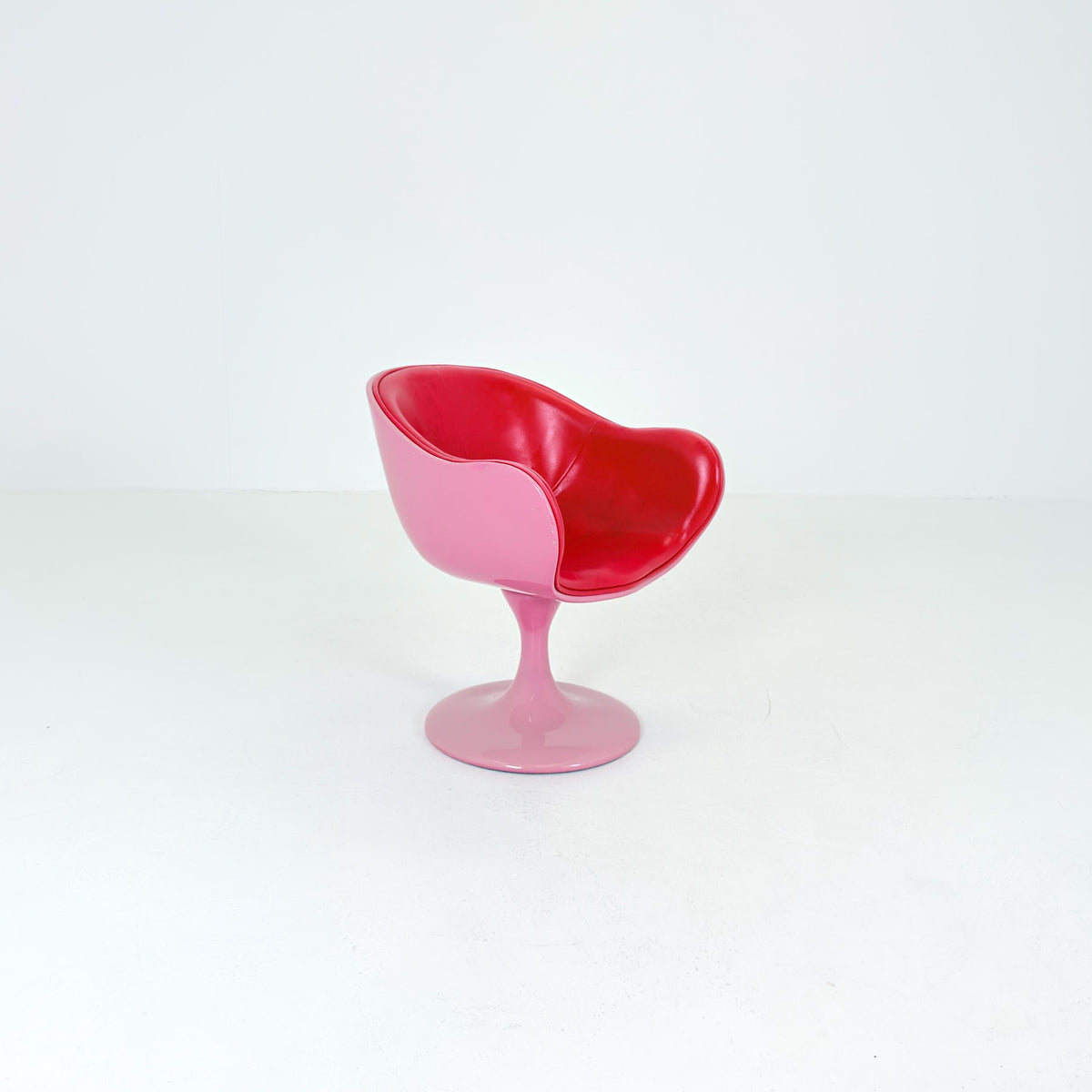 Mid Century Modern Design Italian Space Age Tulip Swivel Armchair, 1980s Italy