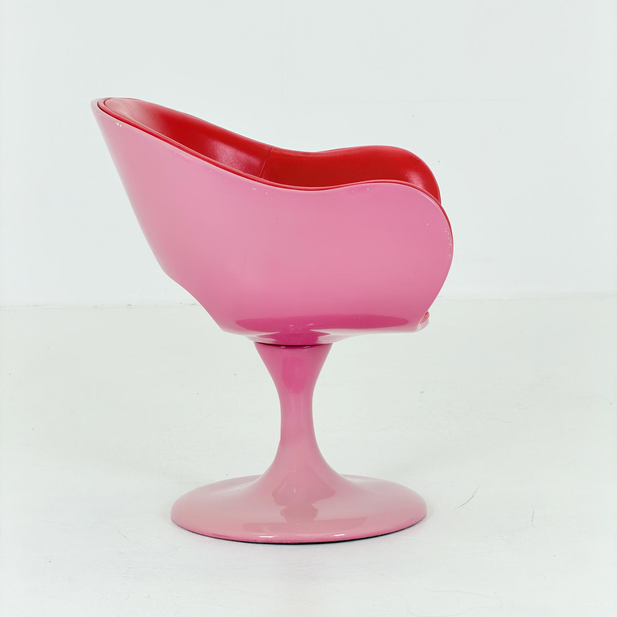Mid Century Modern Design Italian Space Age Tulip Swivel Armchair, 1980s Italy