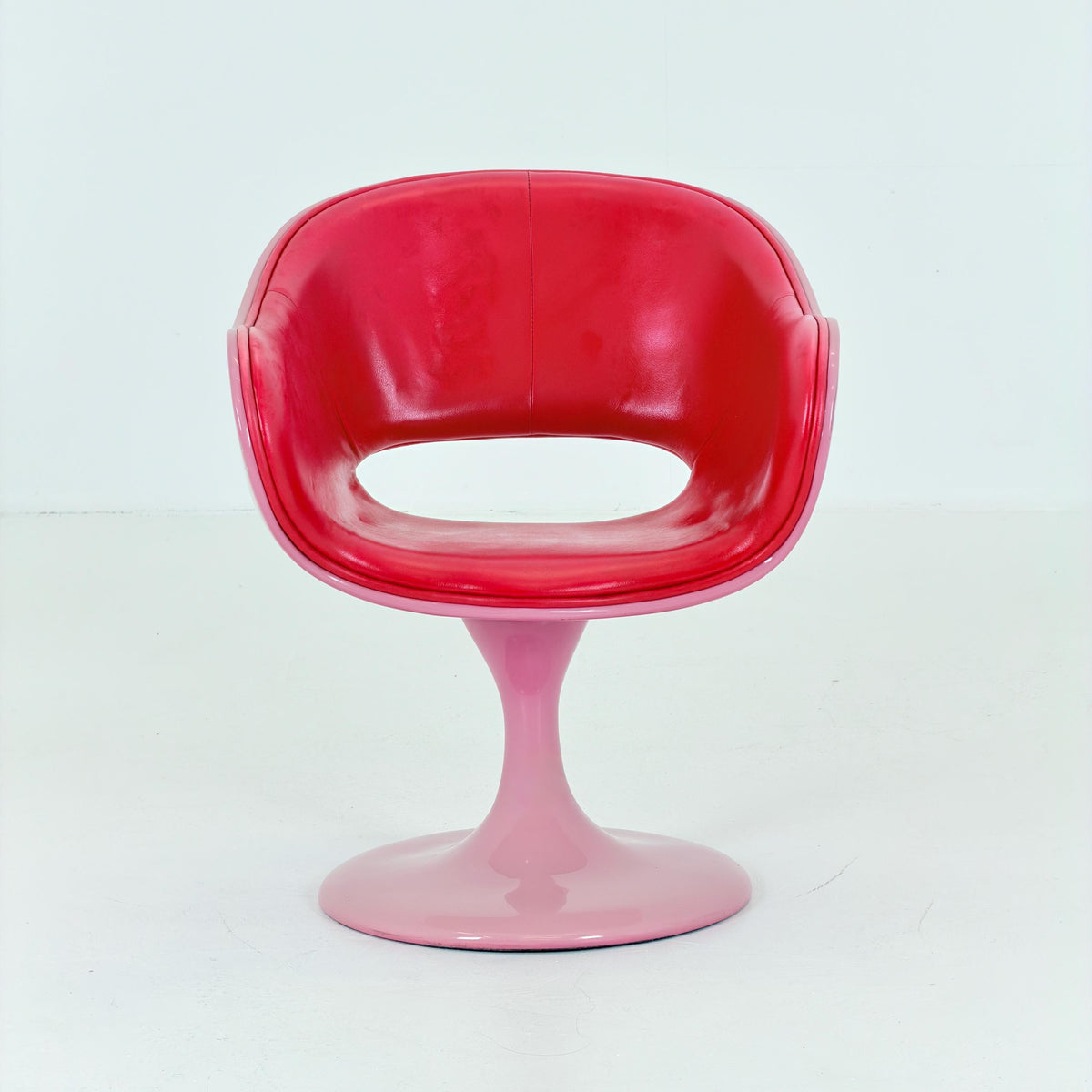 Mid Century Modern Design Italian Space Age Tulip Swivel Armchair, 1980s Italy