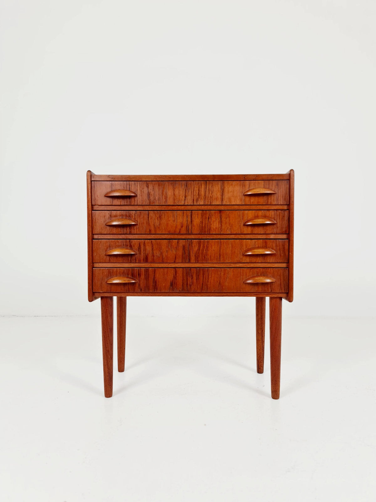 Midcentury danish drawer dresser /4 drawers 1960s