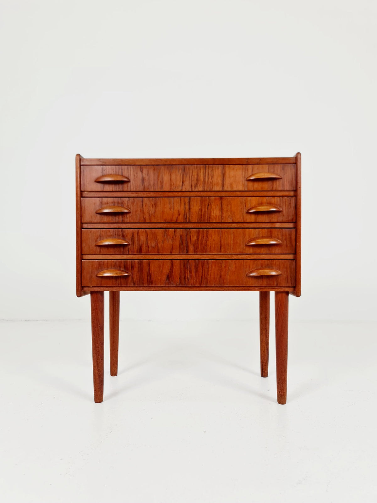 Midcentury danish drawer dresser /4 drawers 1960s
