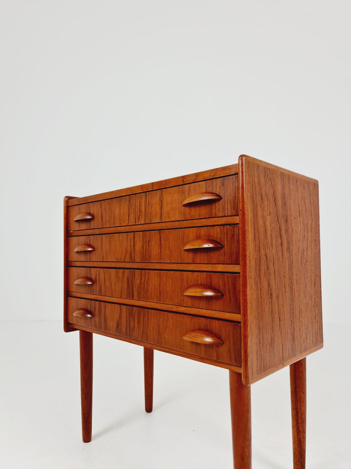 Midcentury danish drawer dresser /4 drawers 1960s