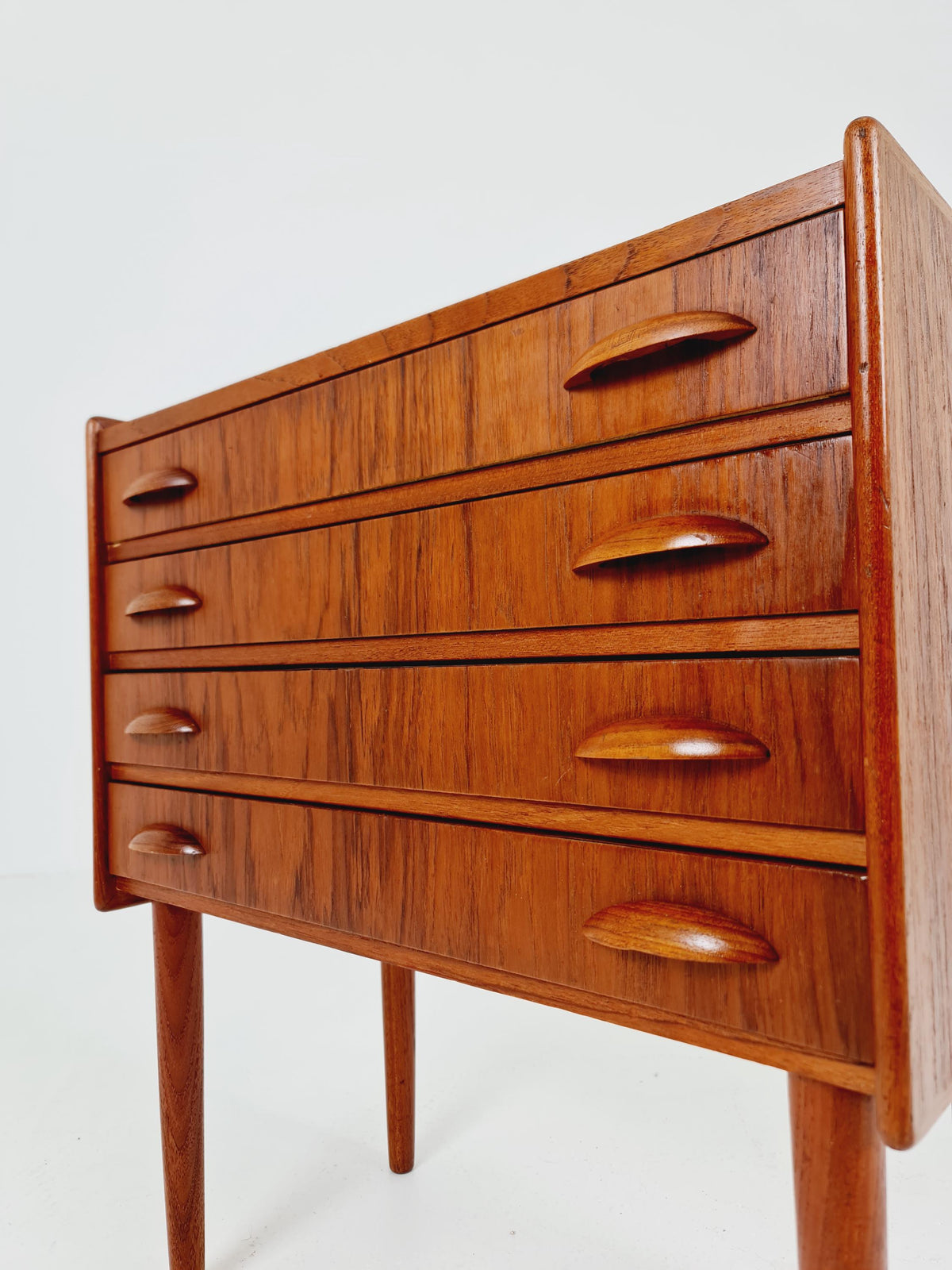 Midcentury danish drawer dresser /4 drawers 1960s