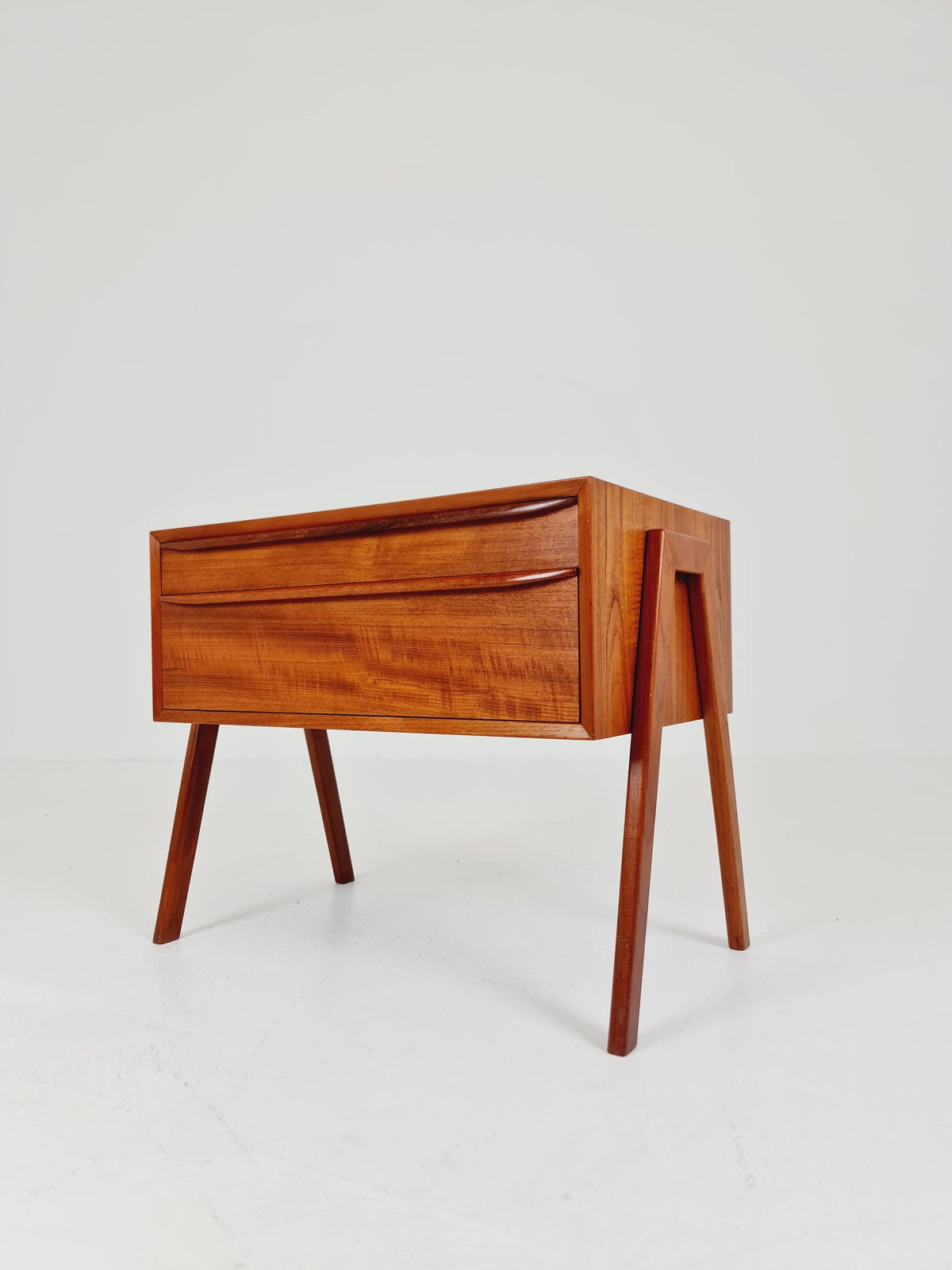 Midcentury Danish design chest of drawers / drawer dresser /2drawers cabinet, 1960s