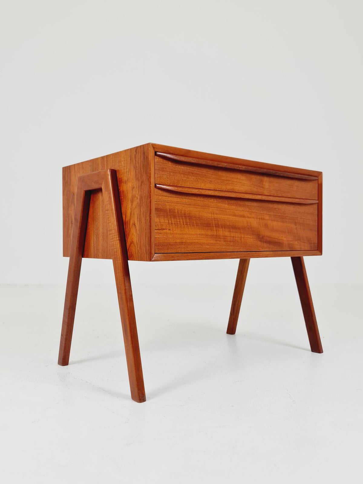 Midcentury Danish design chest of drawers / drawer dresser /2drawers cabinet, 1960s