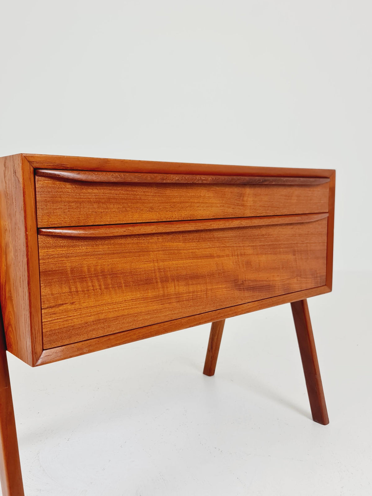 Midcentury Danish design chest of drawers / drawer dresser /2drawers cabinet, 1960s