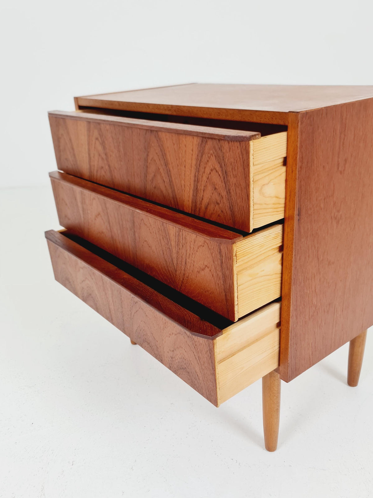 Midcentury danish drawer dresser /3 drawers 1960s