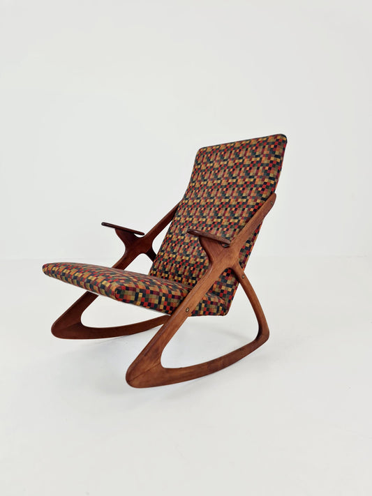 Ultra Rare Mid-Century Modern Rosewood Rocking Chair – Sculptural Frame & Vintage, 1960s