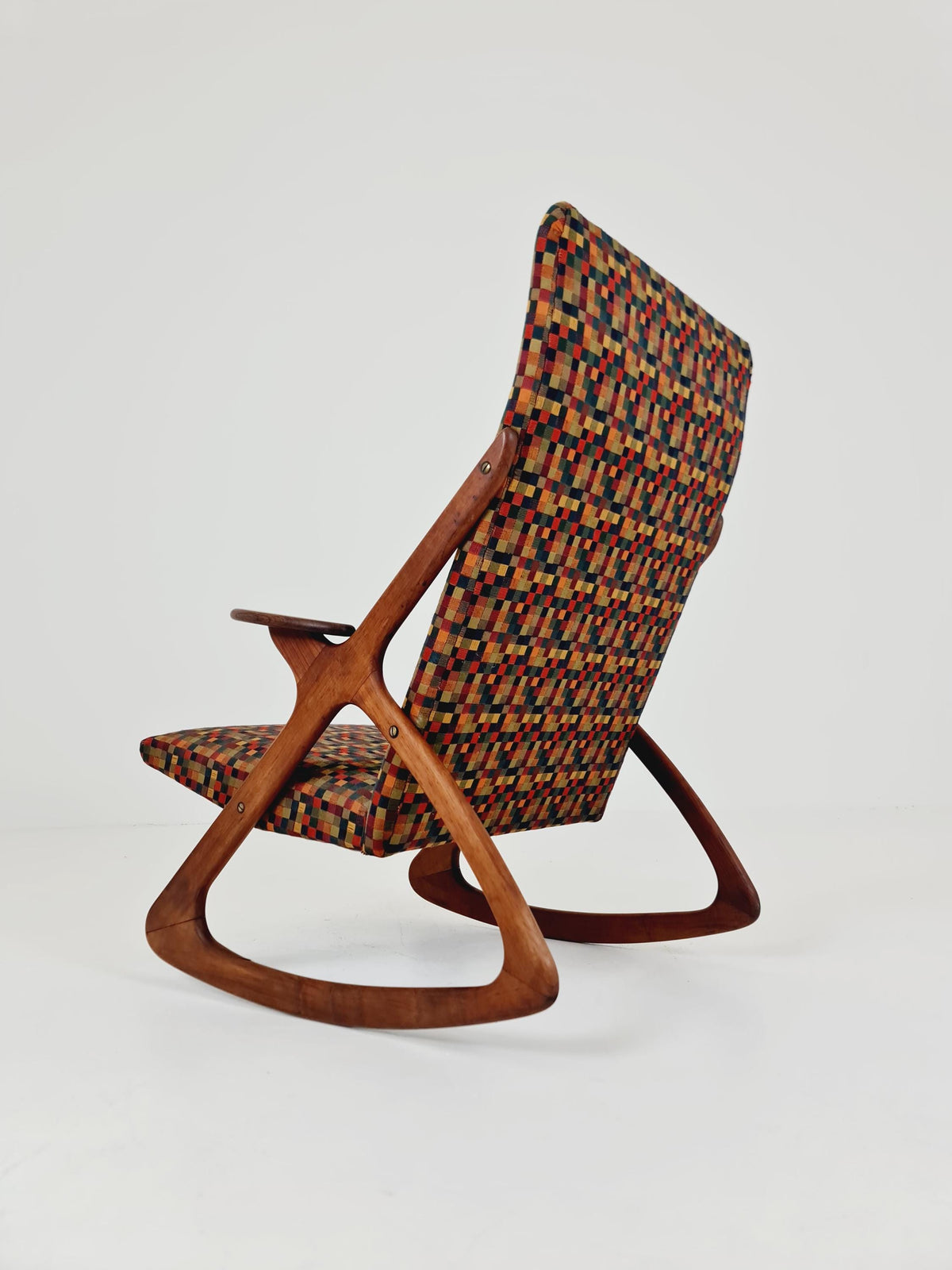 Ultra Rare Mid-Century Modern Rosewood Rocking Chair – Sculptural Frame & Vintage, 1960s