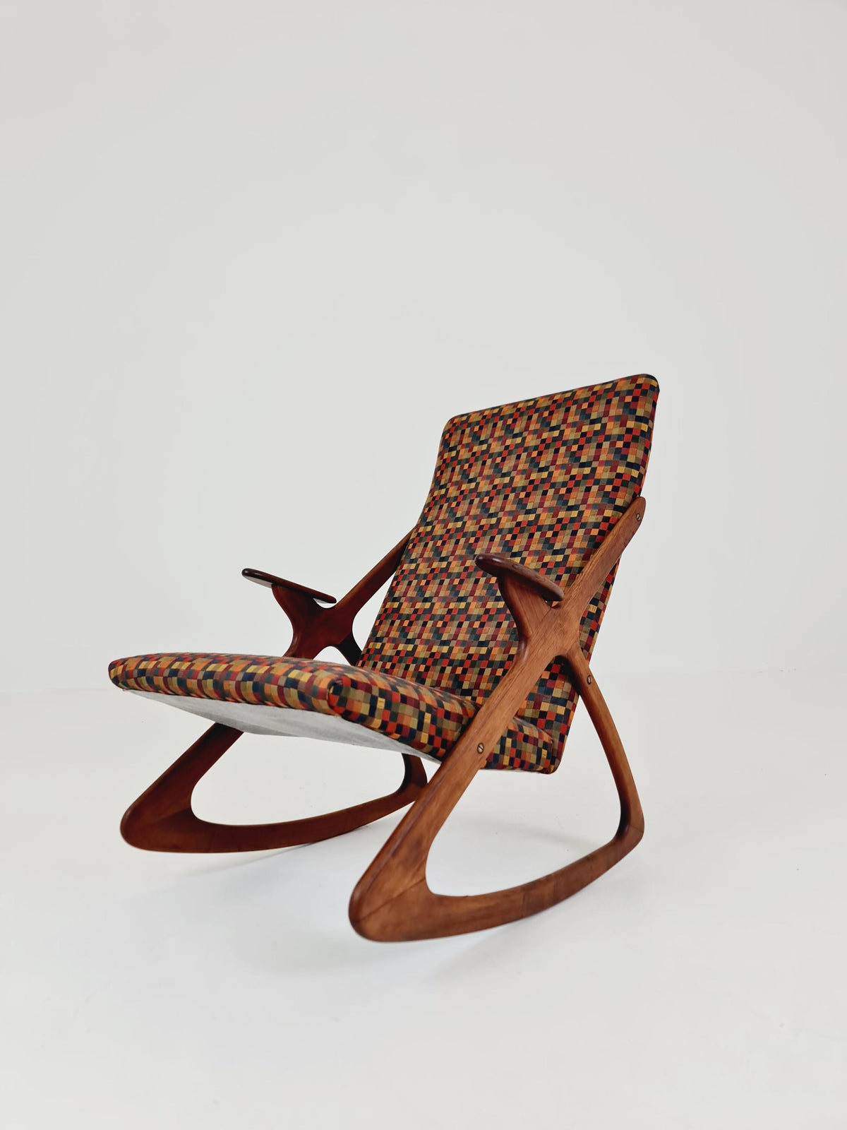 Ultra Rare Mid-Century Modern Rosewood Rocking Chair – Sculptural Frame & Vintage, 1960s