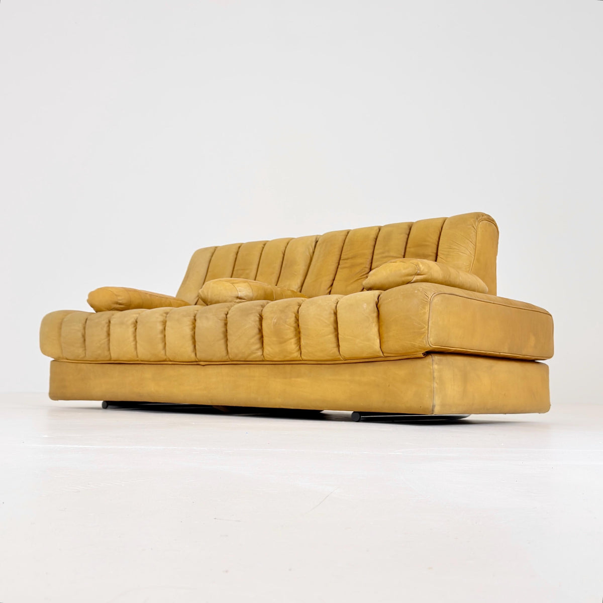 Mid century cognac leather Sofa bed Ds 85 from De Sede Switzerland 1960s