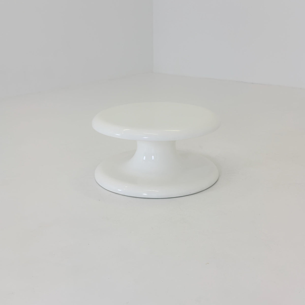 Rare Vintage Space Age Tulip Coffee Table, White Fiberglass, Italian Design, 1970s
