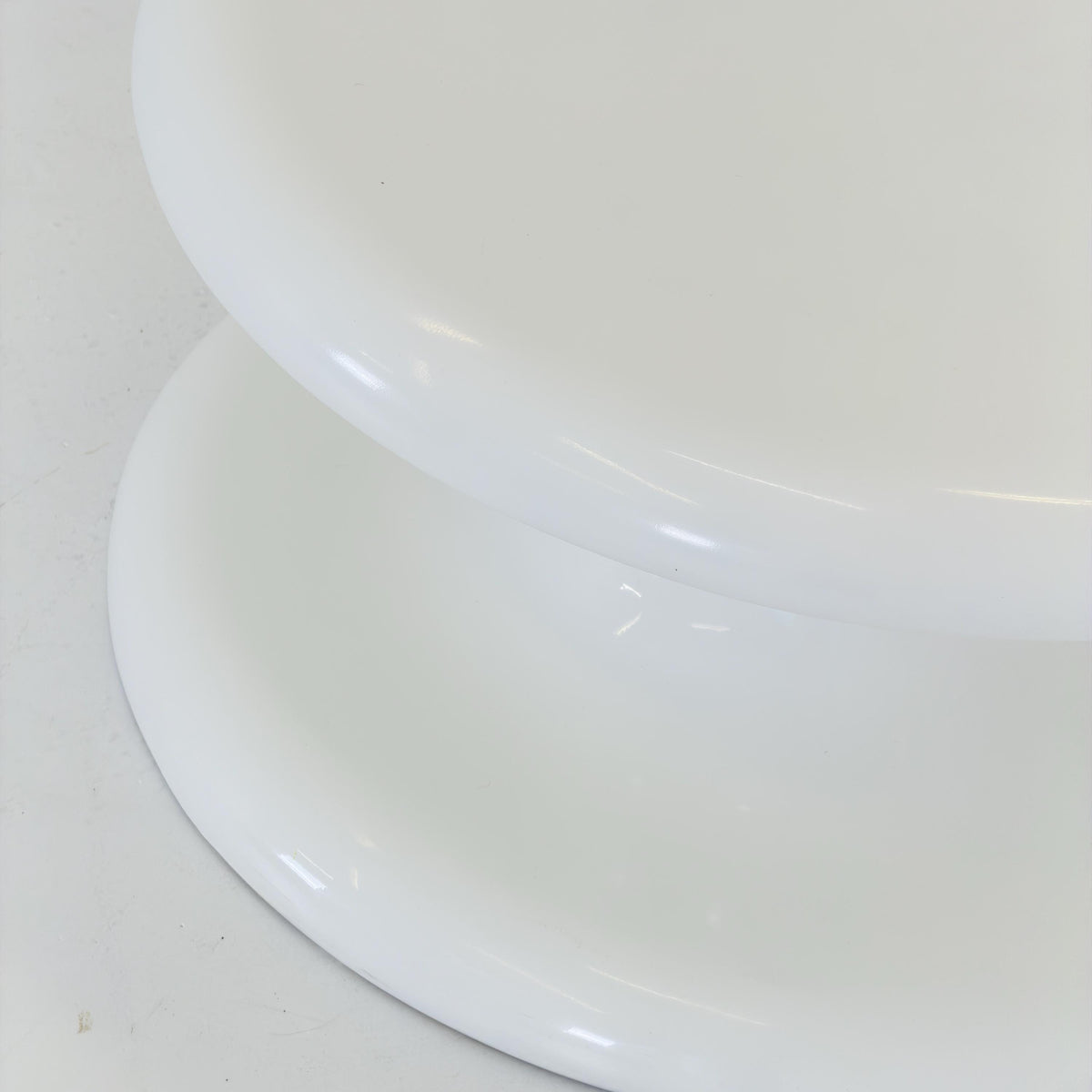 Rare Vintage Space Age Tulip Coffee Table, White Fiberglass, Italian Design, 1970s