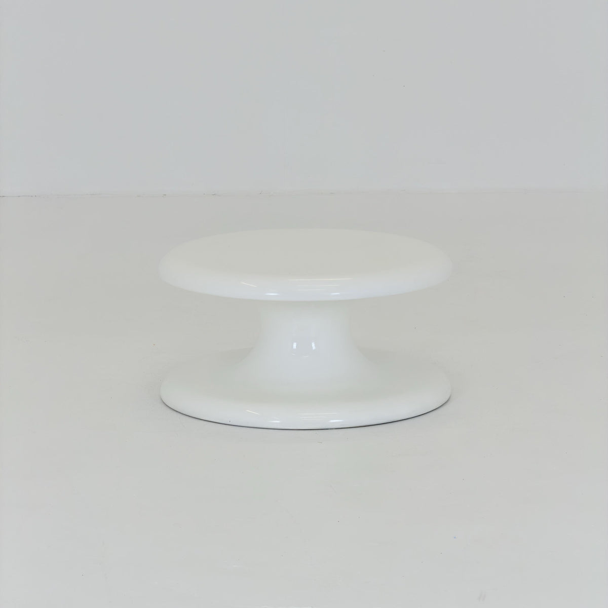 Rare Vintage Space Age Tulip Coffee Table, White Fiberglass, Italian Design, 1970s