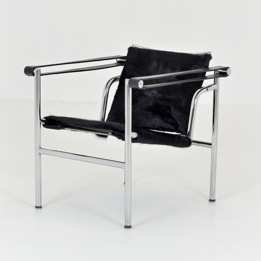 Mid century Bauhaus LC1 Style Sling Armchair, Black Pony Hair Hide & Chrome Frame, Italian Mid-Century Modern Lounge Chair, 1980 Italy