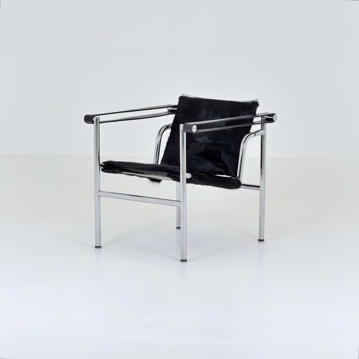 Mid century Bauhaus LC1 Style Sling Armchair, Black Pony Hair Hide & Chrome Frame, Italian Mid-Century Modern Lounge Chair, 1980 Italy