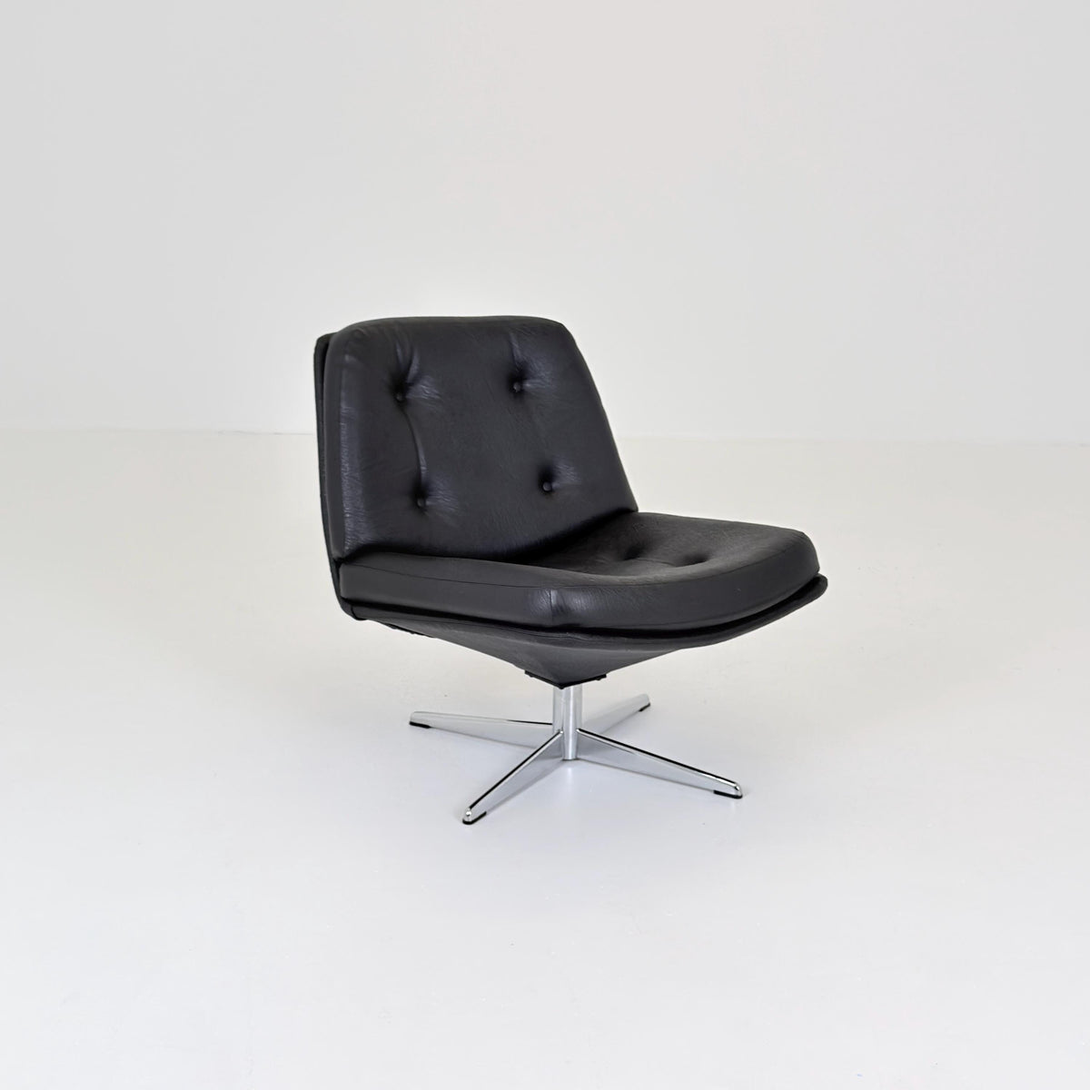 Mid century Swivel chair model Mila,designed by Gillis Lundgren for Ikea in the 1960s