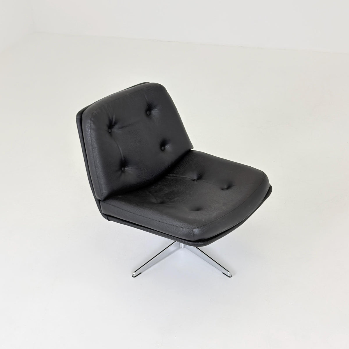 Mid century Swivel chair model Mila,designed by Gillis Lundgren for Ikea in the 1960s
