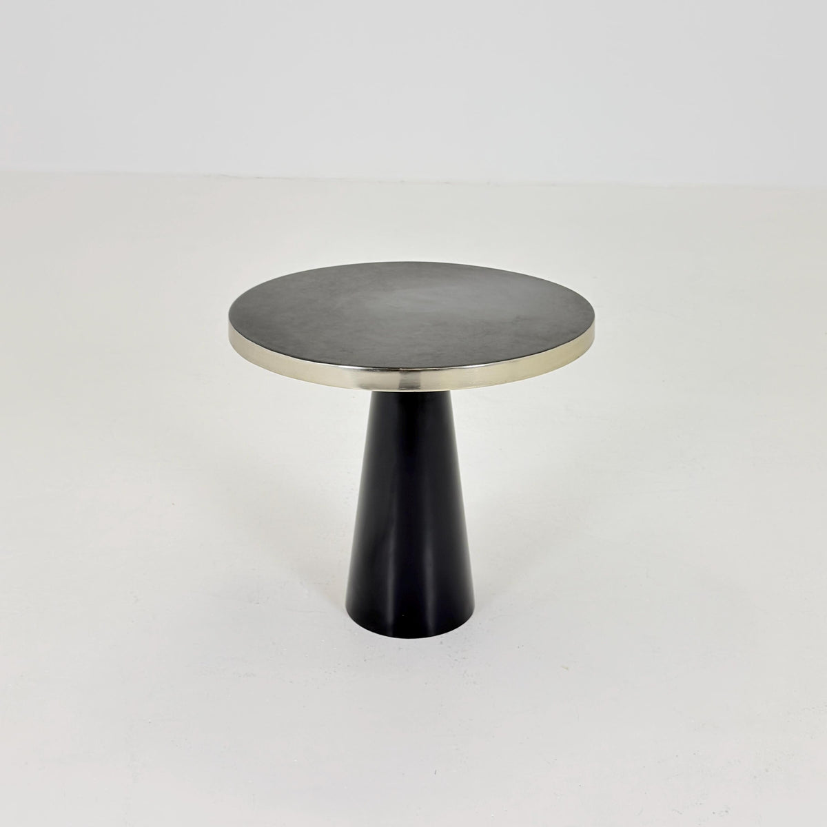 Mid Century Modern Black Metal Side Table, Round Minimalist Blech Table, Italian Design, 2000s